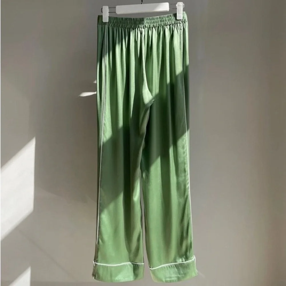 Olivia von Halle 100% silk pajamas set - Picture 10 of 15